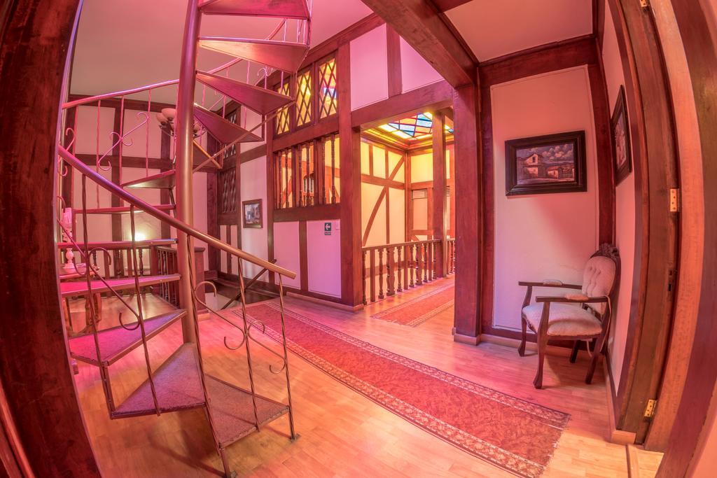 Victoria Hotel ヴァルパライソ エクステリア 写真