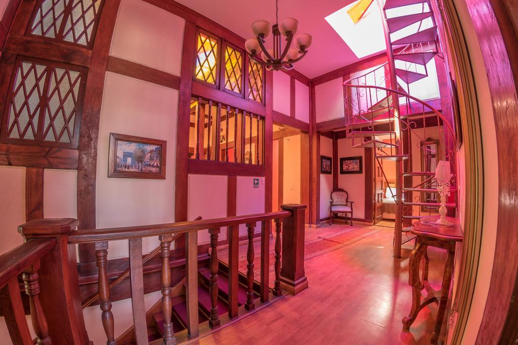 Victoria Hotel ヴァルパライソ エクステリア 写真